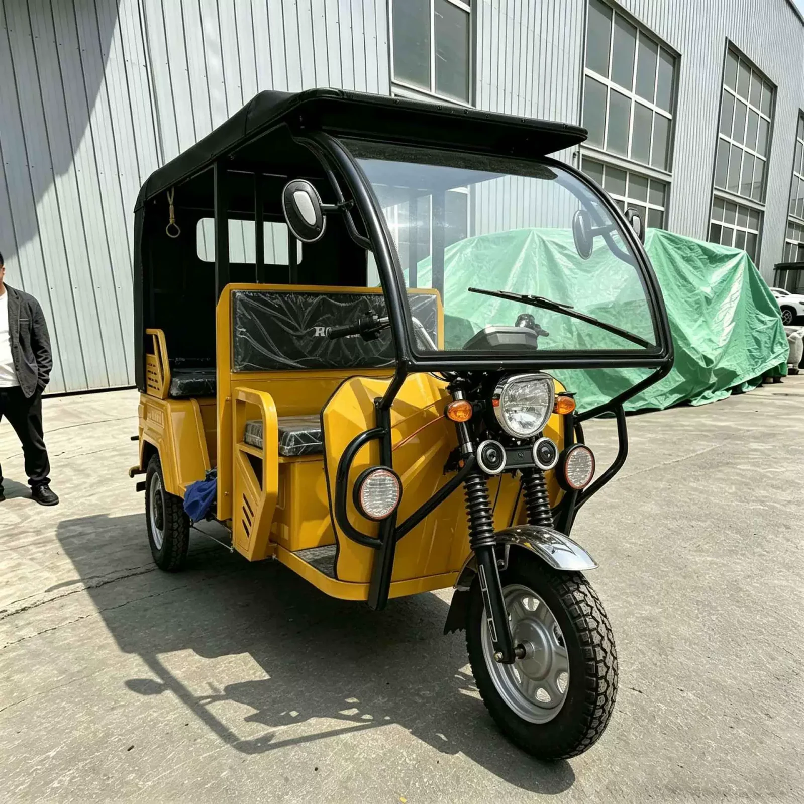 TRIVARO Fuel Passenger Trike for Export — Model THREE-WHEELED-MOTORCYCLE