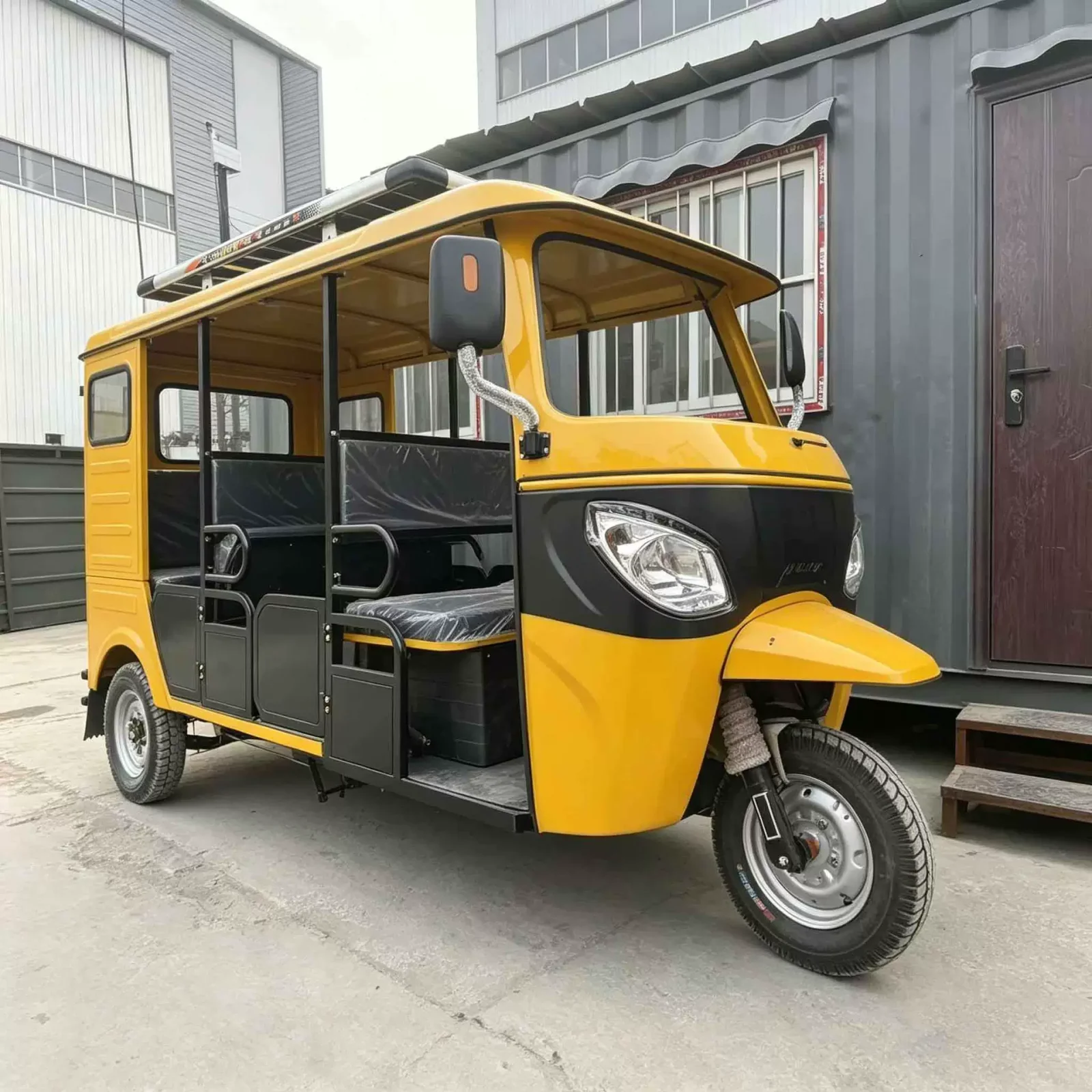 TRIVARO 200cc Passenger Trike Dump — Model JS150ZH-5D