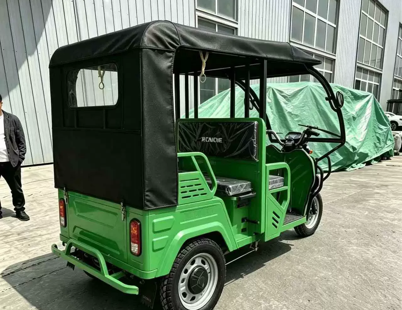 TRIVARO 200cc Passenger Trike 1000kg Payload — Model JS150ZH